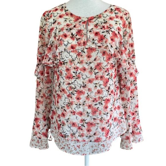 Romantic flowy ruffled floral and calico print blouse with bell sleeves. Size 2 - Picture 4 of 11